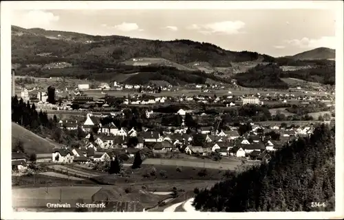 Ak Gratwein Steiermark, Panorama der Ortschaft und Umgebung mit Blick auf die Berge