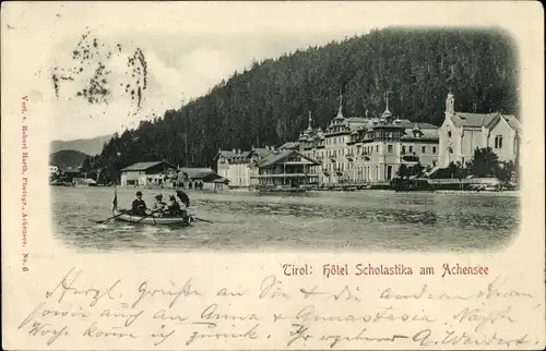 Ak Pertisau Eben am Achensee in Tirol, Bootspartie auf dem Achensee mit Blick zum Hotel Scholastika