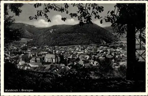 Ak Waldkirch im Breisgau, Blick von einem Berg auf die Ortschaft