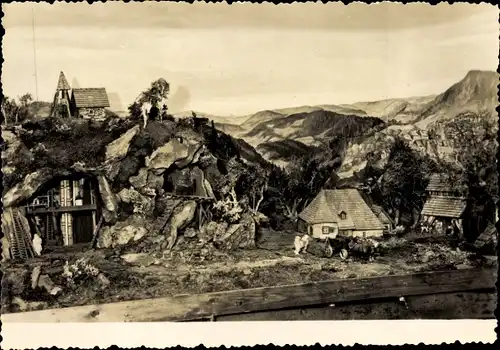 Foto Ak Annaberg Buchholz Erzgebirge, Dorf und Berge, Schnitzkunst der Schnitzstube Frohnauer Hammer
