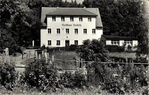 Ak Hellendorf Bad Gottleuba Berggießhübel Sachen, Blick über einen Garten auf das Gasthaus Keckritz