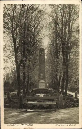 Ak Heide in Holstein, Anlagen am Zütphen Denkmal, Alleebäume