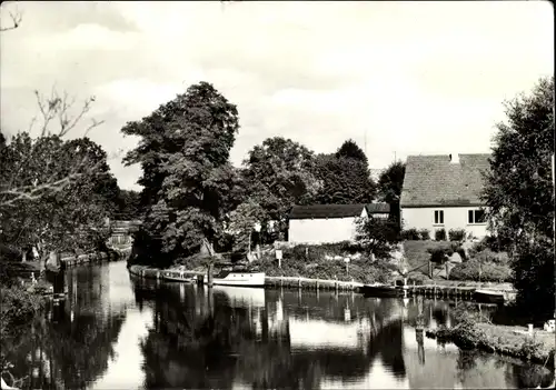 Ak Strasen Wesenberg Mecklenburg, Partie an der Schleuse, Häuser