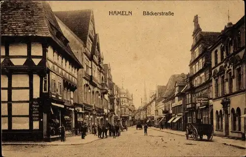 Ak Hameln in Niedersachsen, Partie in der Bäckerstraße, Pelzwaren Hermann Schlüter, Gasthaus