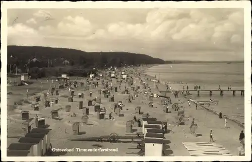 Ak Timmendorfer Strand in Ostholstein, Strandpartie mit Strandkörben, Steg