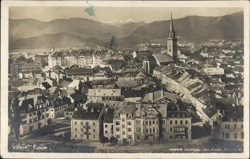 Ak Villach in Kärnten, Blick über die Dächer der Stadt, Kirche