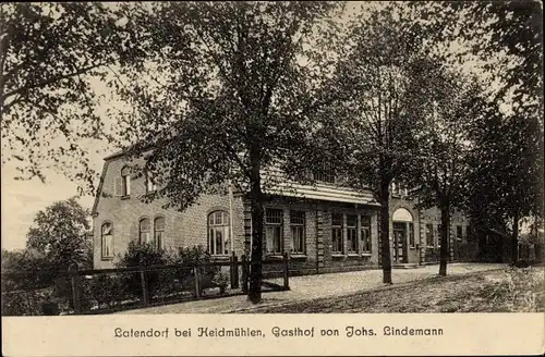 Ak Latendorf in Schleswig Holstein, Blick auf den Gasthof von J. Lindemann, Straßenpartie