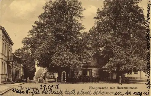Ak Ratzeburg in Schleswig Holstein, Hauptwache mit Herrenstraße, Wachsoldaten, Schilderhaus