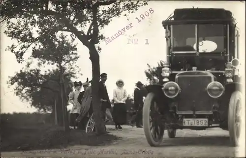Foto Ak Manöver 1908, Automobil, Kennzeichen IT-1852, Radfahrer