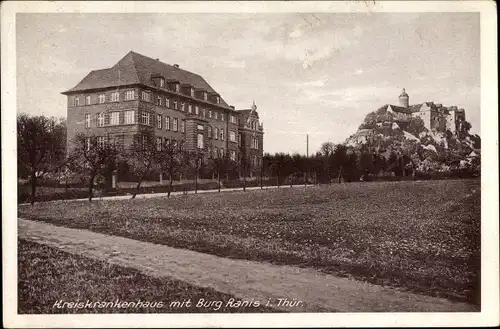 Ak Ranis in Thüringen, Blick auf das Kreiskrankenhaus und die Burg