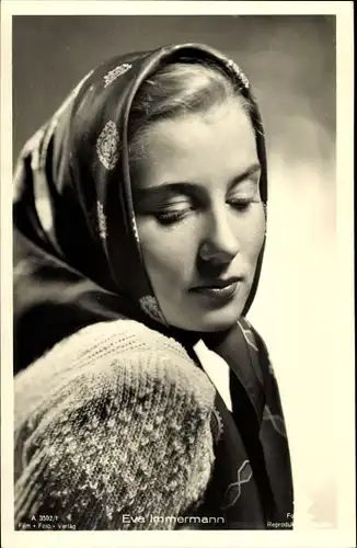 Ak Schauspielerin Eva Immermann, Portrait mit Kopftuch