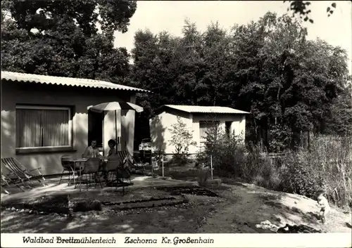 Ak Zschorna Thiendorf in Sachsen, Terrassenpartie am Bungalow im Waldbad Brettmühlenteich