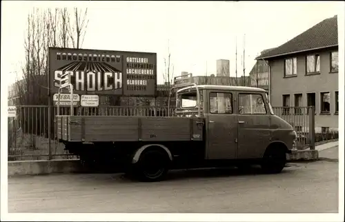Foto Ak Karosseriebau Schölch, LKW mit Aufbau, Lastkraftwagen, Viertürer