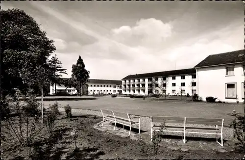 Ak Korschenbroich am Niederrhein, Kreis Altersheim, Außenansicht vom Garten