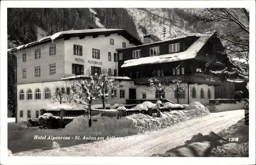 Ak St. Anton am Arlberg in Tirol, Hotel Alpenrose im Winter 