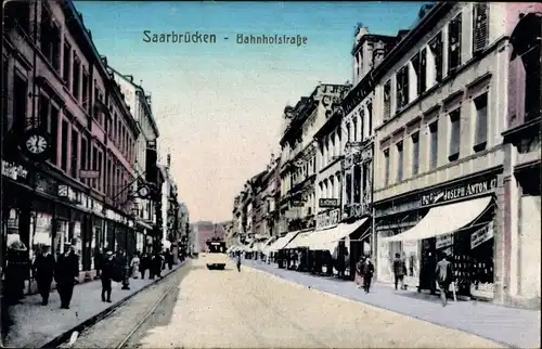 Ak Saarbrücken im Saarland, Blick in die Bahnhofstraße, Geschäfte Joseph Anton, B. König