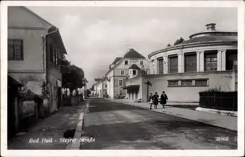 Ak Bad Hall in Oberösterreich, Partie in der Steyrer Straße, Kurhaus, Tabakladen 