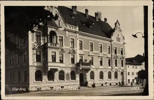 Ak Eferding in Oberösterreich, Bezirkshauptmannschaft, Sparkasse, Straßenansicht