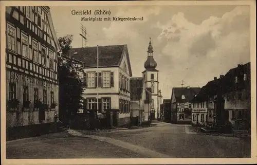 Ak Gersfeld in der Rhön in Hessen, Marktplatz mit Kriegerdenkmal, Gasthof zur Krone, Post