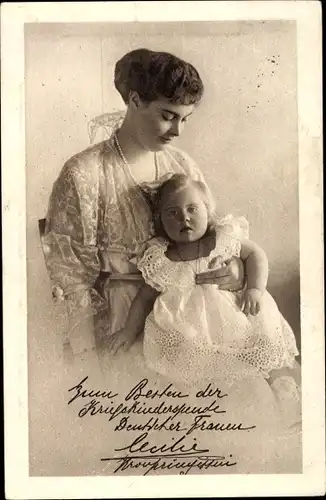 Ak Kronprinzessin Cecilie von Preußen mit Prinzessin Alexandrine