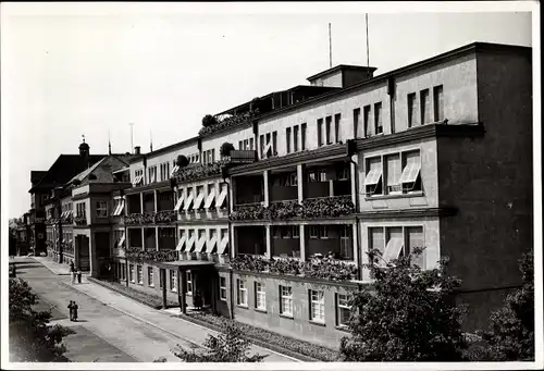 Foto Ak Göppingen in Baden Württemberg, Hotel, Kurhaus, Vorderansicht