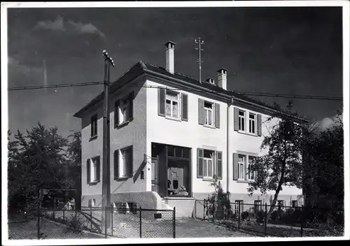 Foto Ak Göppingen in Baden Württemberg, Wohnhaus mit Garten