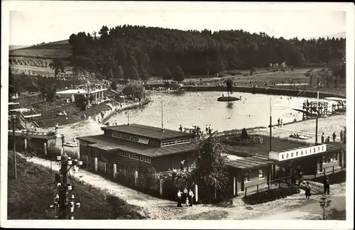 Ak Heřmanův Městec Hermannstädtel Reg. Pardubitz, Koupaliste, Freibad