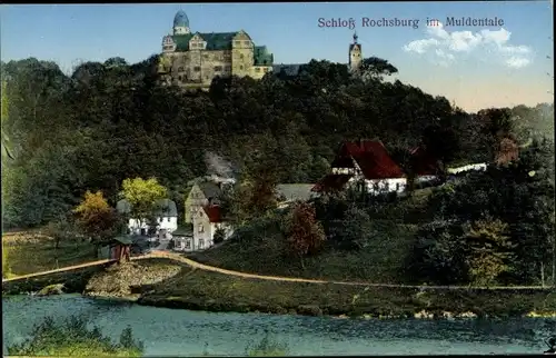 Ak Rochsburg Lunzenau in Sachsen, Flusspartie mit Blick zum Schloss Rochsburg im Muldental