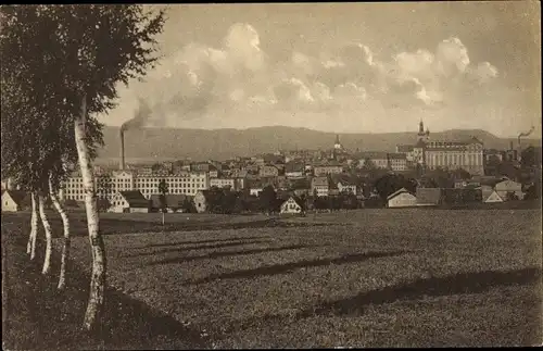 Ak Broumov Braunau Region Königgrätz, Blick vom Feld auf die Stadt