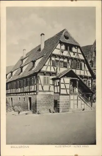 Ak Maulbronn im Enzkreis Baden Württemberg, Blick auf ein altes Haus, Klosterhof