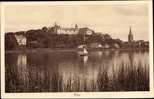 Ak Plön am See Schleswig Holstein, Blick über den See zum Ort, Schloss, Segelboot, Kirche