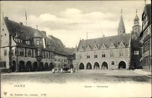 Ak Goslar in Niedersachsen, Blick über den Marktplatz zum Rathaus, Brunnen, Trenkler 17 786