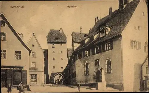 Ak Hersbruck im Nürnberger Land Bayern, Spitaltor mit Straßenpartie, Geschäfte, Brunnen