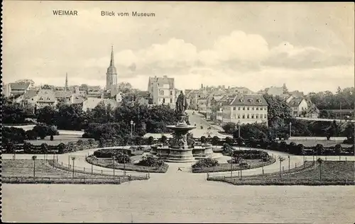 Ak Weimar in Thüringen, Blick vom Museum über eine Parkanlage zur Stadt