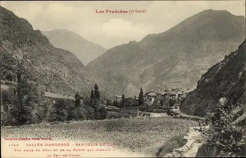Ak Sant Julià de Lòria Andorra, Ortspanorama aus der Ferne, Straßenpartie