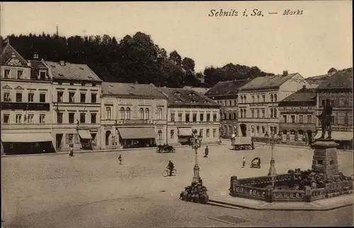 Ak Sebnitz in Sachsen, Partie auf dem Markt, Hutmacher Gustav Puttrich