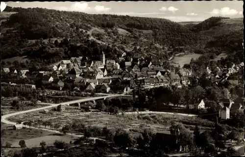 Ak Forchtenberg im Hohenlohekreis, Totalansicht der Ortschaft mit Umgebung, Kirche