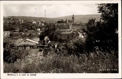 Ak Weilburg im Lahntal, Blick auf den Ort mit Umgebung und Schloss