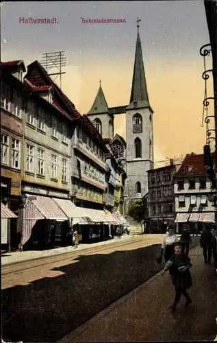 Ak Halberstadt in Sachsen Anhalt, Blick in die Schmiedestraße, Stadtansicht