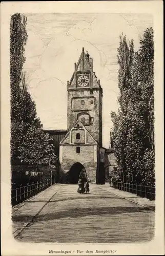 Künstler Ak Memmingen in Schwaben, Blick auf das Kempter Tor, Passanten