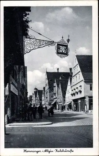 Ak Memmingen in Schwaben, Blick in die Kalchstraße, Passanten