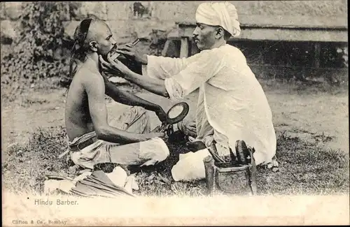 Ak Indien, Hindu Barber, Indischer Barbier rasiert einen Mann