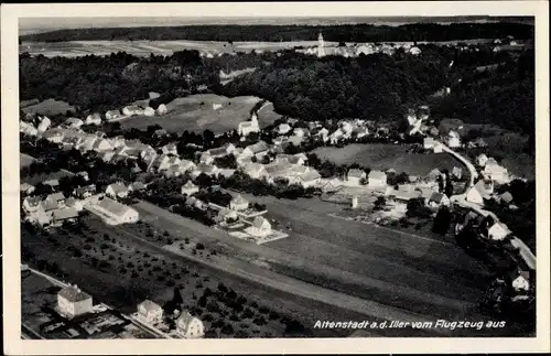 Ak Altenstadt an der Iller, Fliegeraufnahme von Stadt und Umgebung, Felder