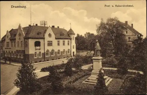 Ak Drawsko Pomorskie Dramburg Pommern, Blick auf Post und Kaiserdenkmal