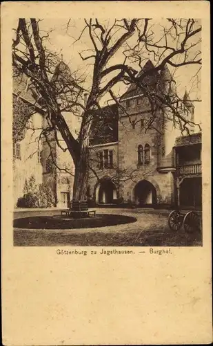 Ak Jagsthausen in Baden Württemberg, Partie in der Götzenburg, Blick in den Burghof