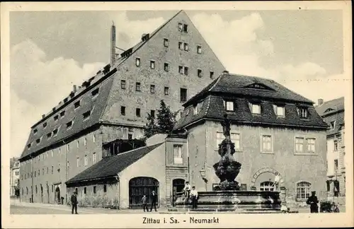 Ak Zittau in der Oberlausitz, Partie am Neumarkt mir Blick zum Springbrunnen