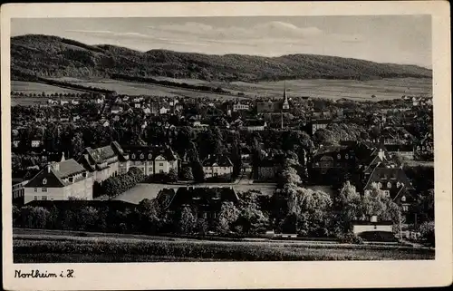 Ak Northeim in Niedersachsen, Totalansicht der Ortschaft mit Umgebung, Kirche