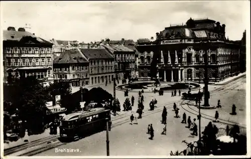 Ak Bratislava Pressburg Slowakei, Mestske Divadlo, Stadttheater, Straßenbahn, Platz