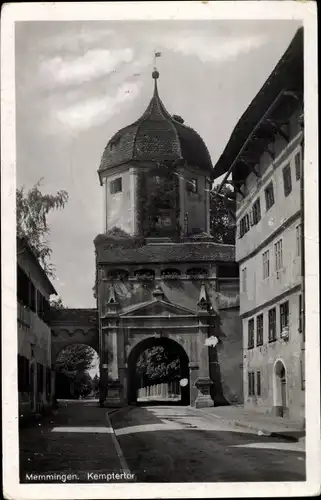 Ak Memmingen in Schwaben, Kempter Tor, Durchblick und Straßenpartie