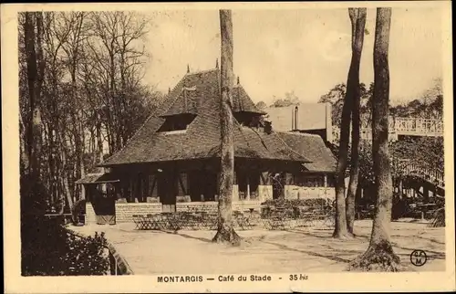 Ak Montargis Loiret, Café du Stade, Blick auf ein Cafe, Gartenpartie